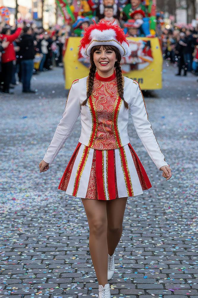 12x Gardekostüm Babette Sonderposten